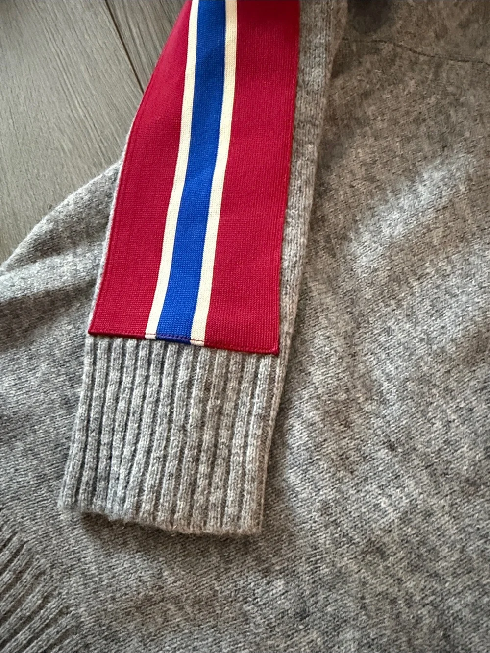 Sandro Gray V-Neck Sweater with Red and Blue Stripe Sleeves - Picture 4 of 5